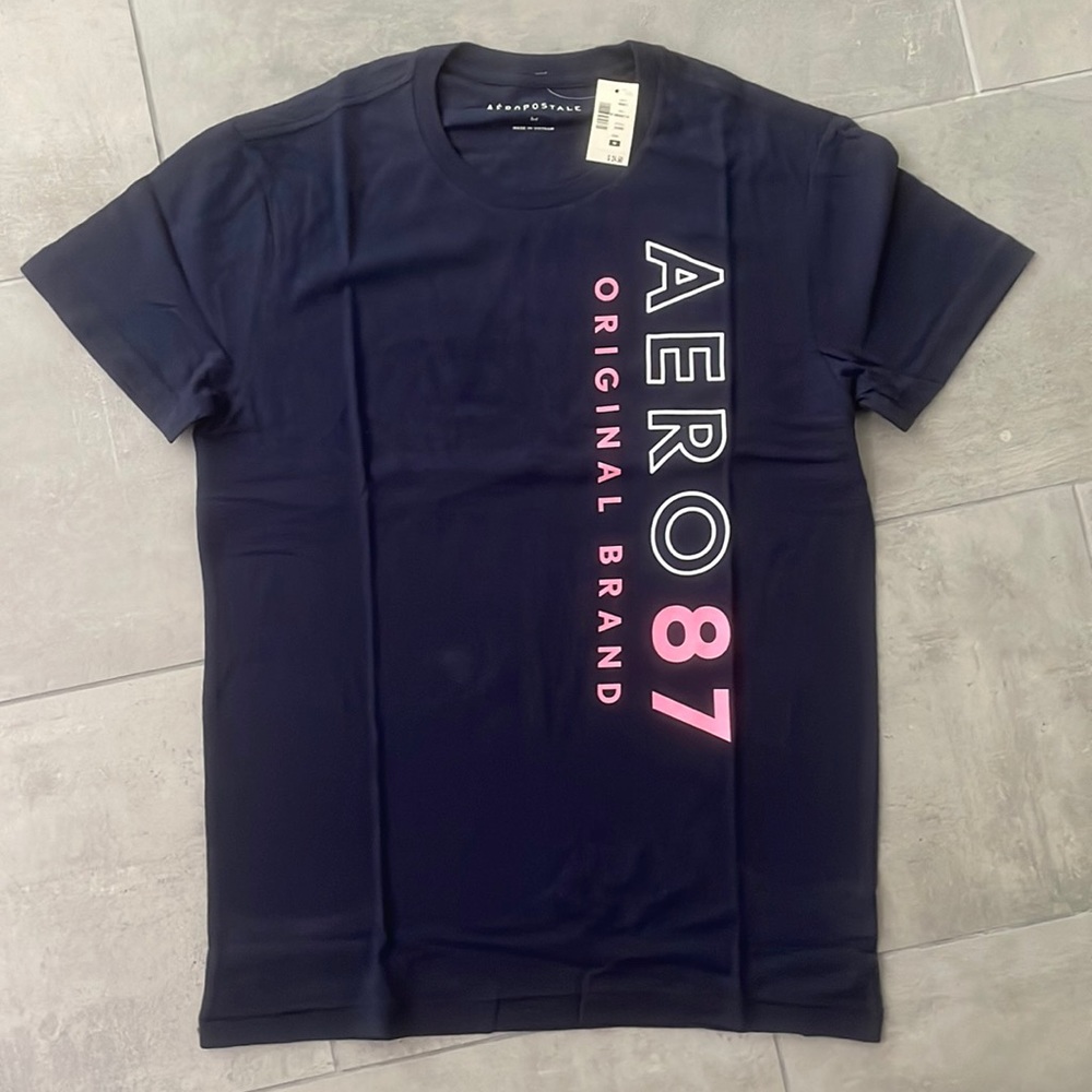 aéropostale vertical logo tee